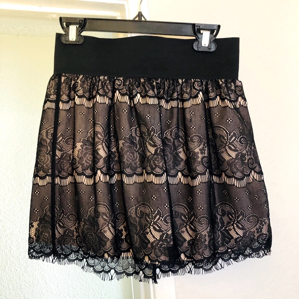 Black & Nude Lace Detail Mini Skirt - Small